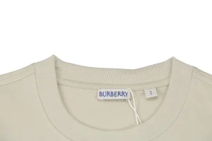 BBry Cartoon Bee Flocked Print T-Shirt-6