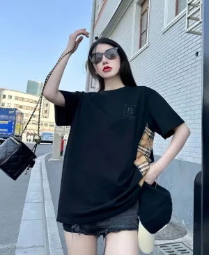 BBry Framed B Logo with Side Check Panel T-Shirt-16