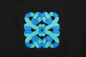 Color-Block Flower Emblem Chenille Embroidery T-Shirt16.jpeg