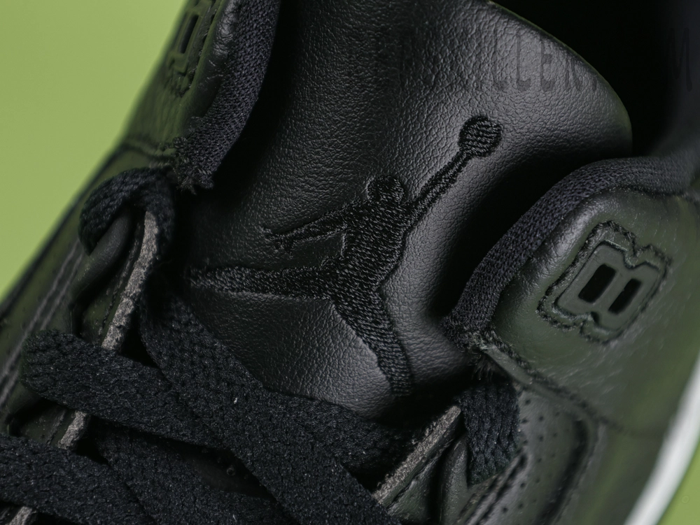 Fragment Design x Air Jordan 3 Retro SP “Black White”9