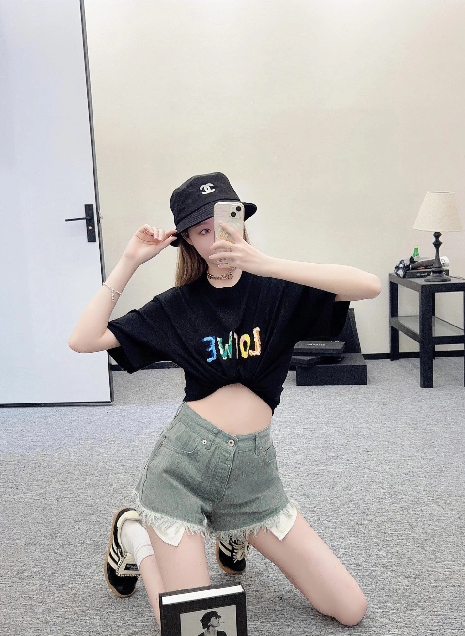 L Multicolor Loe Letter Embroidery T-Shirt-10