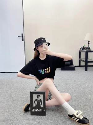 L Multicolor Loe Letter Embroidery T-Shirt-11