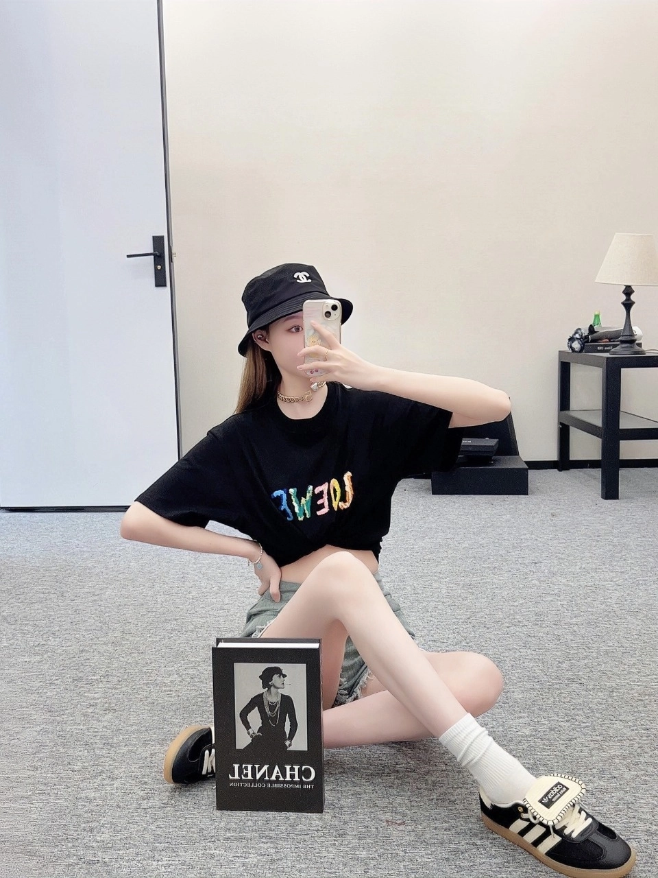 L Multicolor Loe Letter Embroidery T-Shirt-11