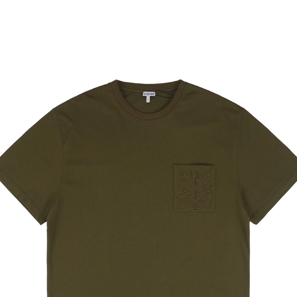 L Pocket Flower Emblem Embroidery T-Shirt2.jpeg