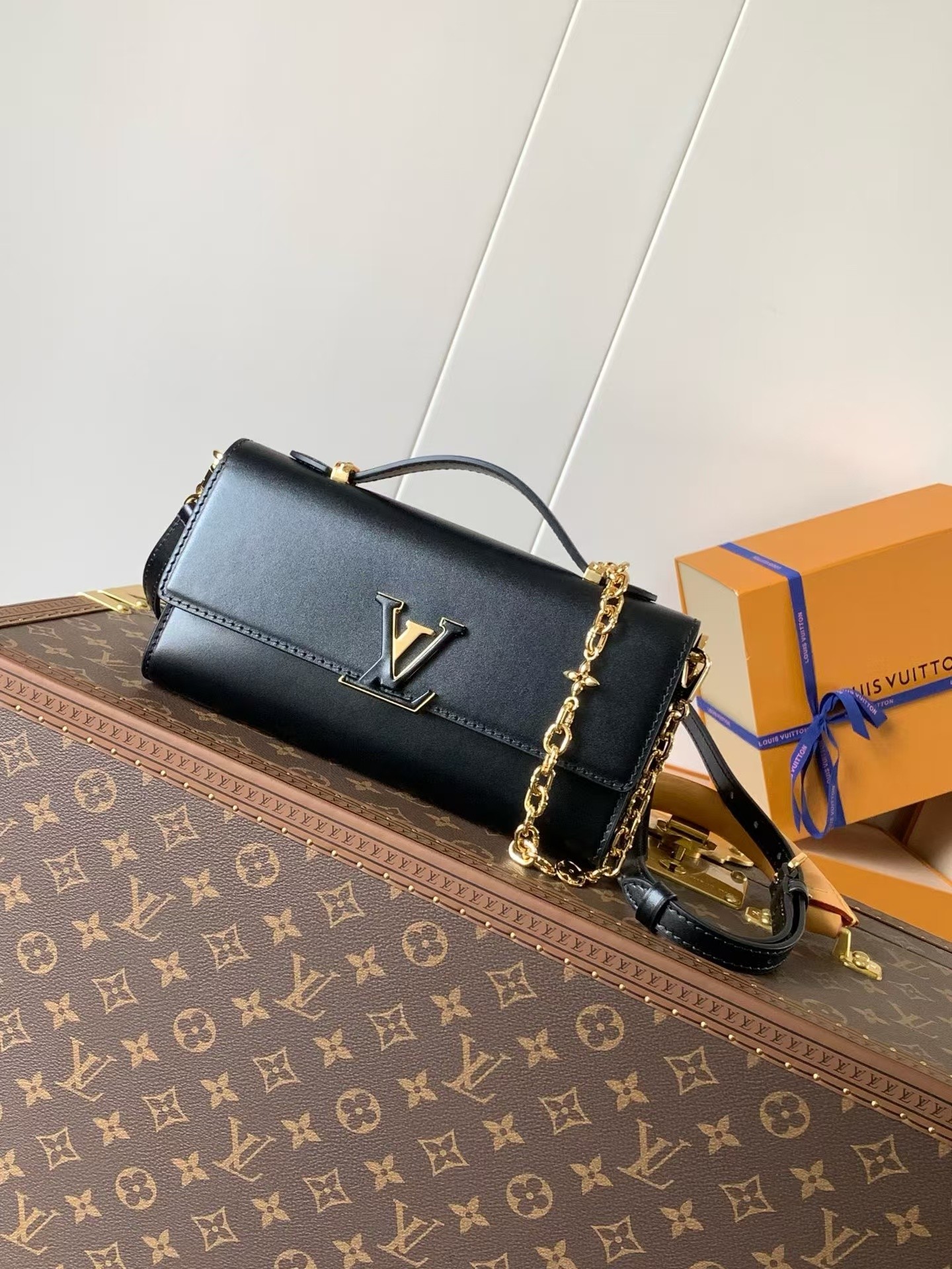 Louis-Vuitton-M12405-Wallet-On-Chain-Capucines-Calf-Leather-Black.jpg
