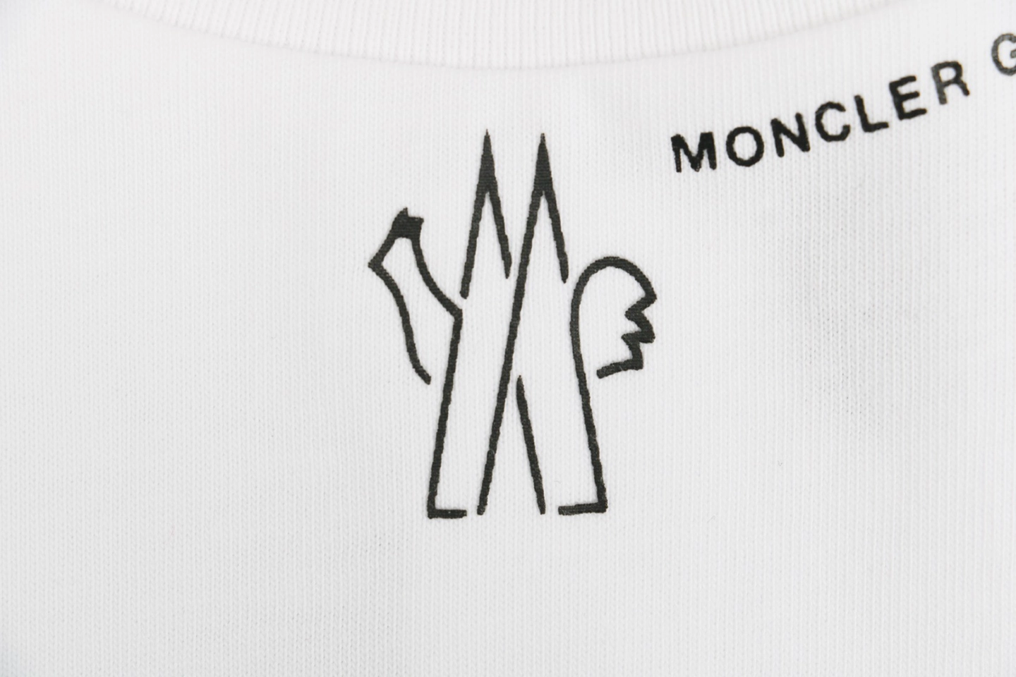 Mxxcler Rooster & M Letter Neckline Print T-Shirt16.jpeg