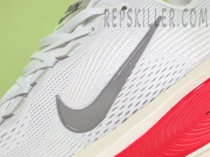 Nike Vomero 18 “Platinum Tint:Siren Red”10