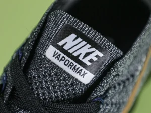 WMNS Nike Air Vapormax Flyknit “Explorer Dark”9