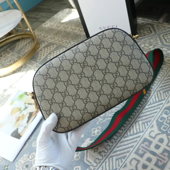 Replica NEO VINTAGE GG SUPREME MESSENGER BAG - realistic designer-inspired fake bag