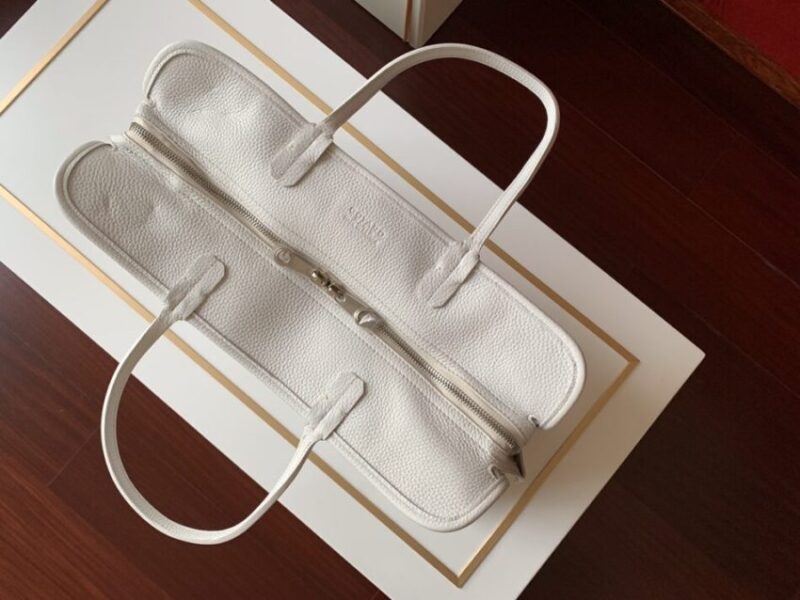 Replica Goyard Hardy White - ultra-realistic fake designer tote