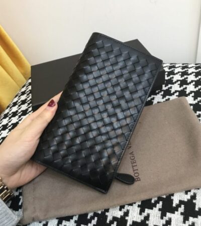 Replica Bottega Veneta Intrecciato Pouch - top-rated replica designer bag