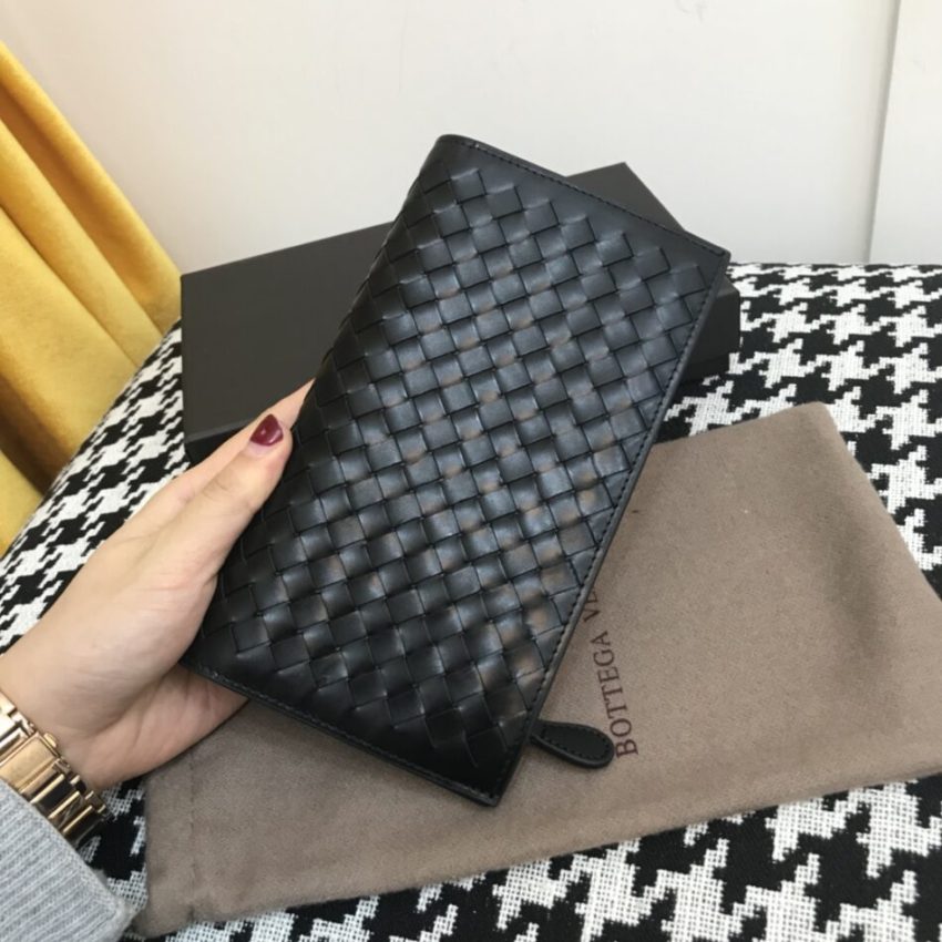 Replica Bottega Veneta Intrecciato Pouch - top-rated replica designer bag