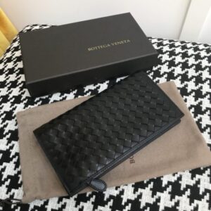 Replica Bottega Veneta Intrecciato Pouch - top-rated replica designer bag