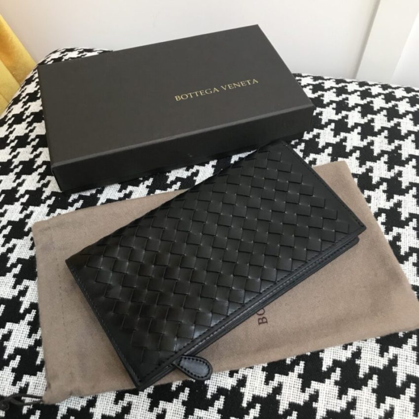 Replica Bottega Veneta Intrecciato Pouch - top-rated replica designer bag