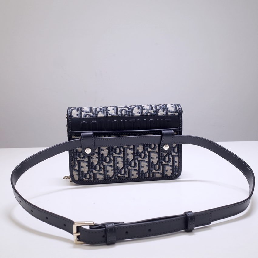 Replica Dior 30 Montaigne Pouch - high-quality designer bag clone