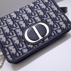 Replica Dior 30 Montaigne Pouch - high-quality designer bag clone