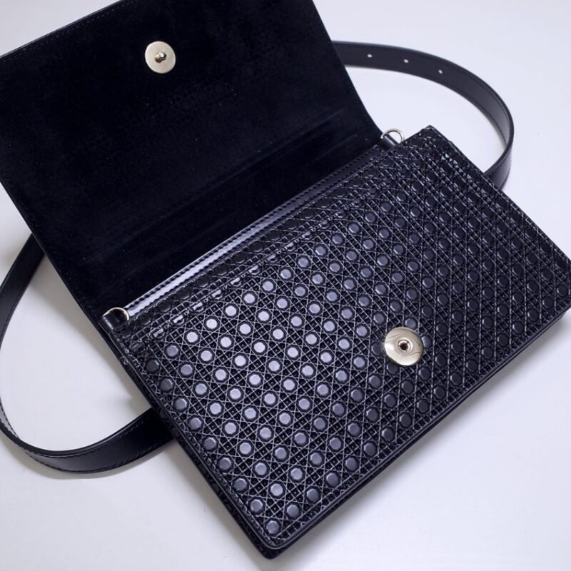 Replica Dior 30 Montaigne Pouch Black - high-quality designer bag clone