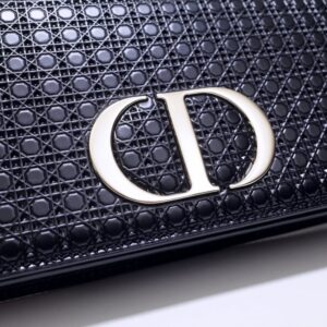 Replica Dior 30 Montaigne Pouch Black - high-quality designer bag clone