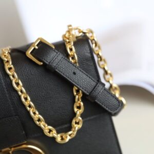 Replica Dior 30 Montaigne Black Grain - high-quality designer bag clone