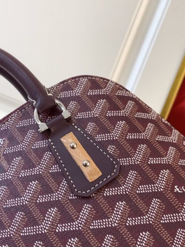 Replica Goyard Vendom Bordeaux - realistic designer-inspired fake bag