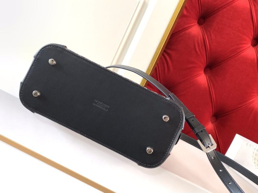 Replica Goyard Vendom Black - best-selling designer handbag dupe