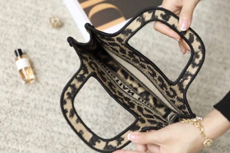 Replica Dior Tote Book Mini Leopard - ultra-realistic fake designer tote