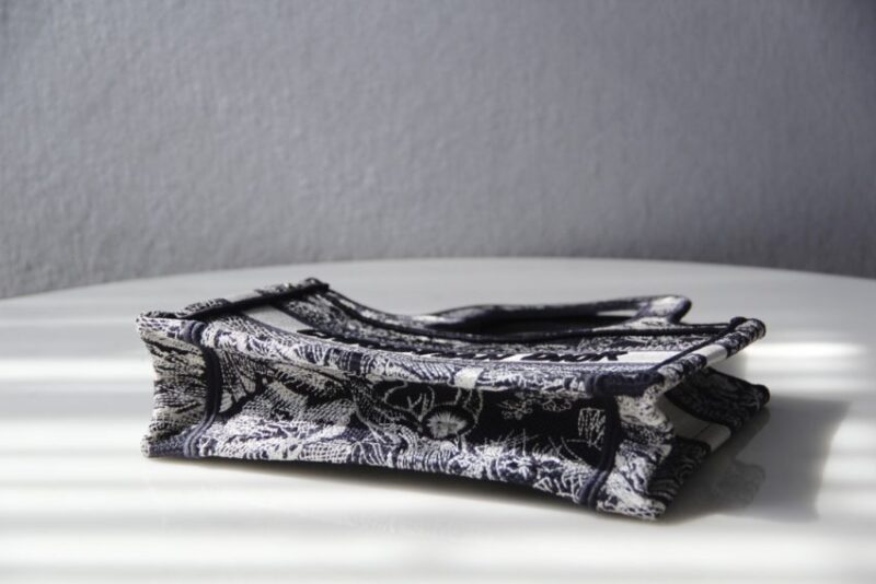 Replica Dior Tote Book Mini Reverse Jouy - realistic designer-inspired fake bag