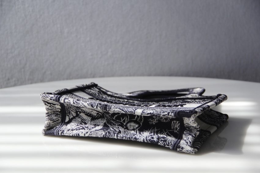 Replica Dior Tote Book Mini Reverse Jouy - realistic designer-inspired fake bag