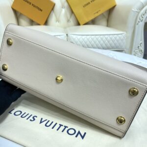 Replica Louis Vuitton On My Side White - ultra-realistic fake designer tote