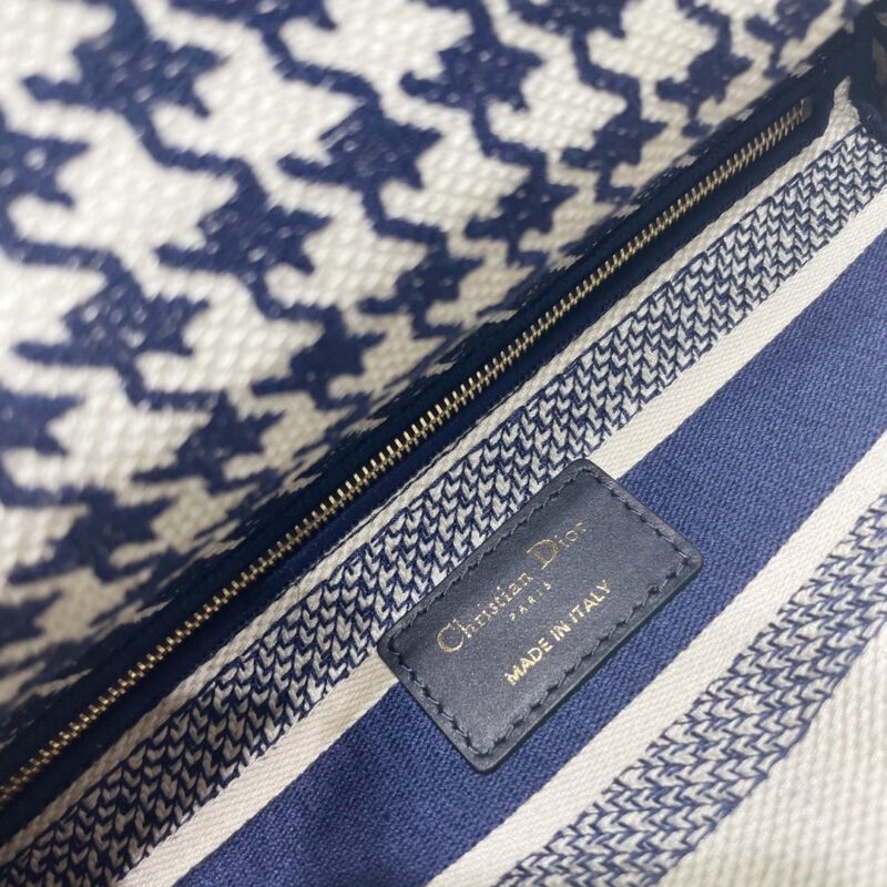 Replica Lady Dior Medium D-Lite Houndstooth Canvas - realistic designer-inspired fake bag