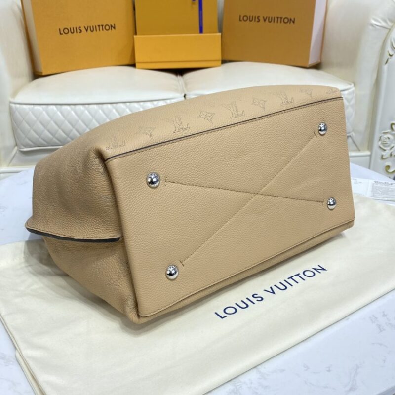 Replica Louis Vuitton Carmel Beige - realistic designer-inspired fake bag