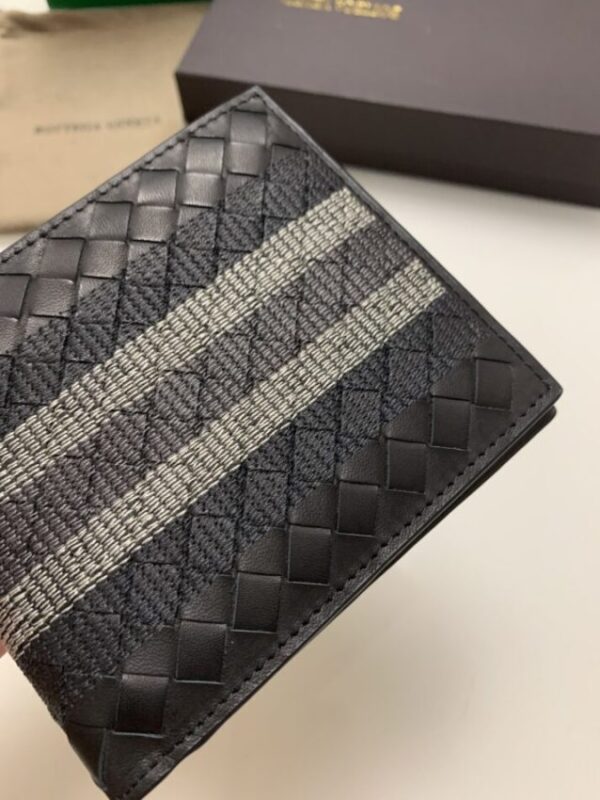 Replica Bottega Veneta 2 Fold Wallet Exclusive - authentic-look luxury purse replica