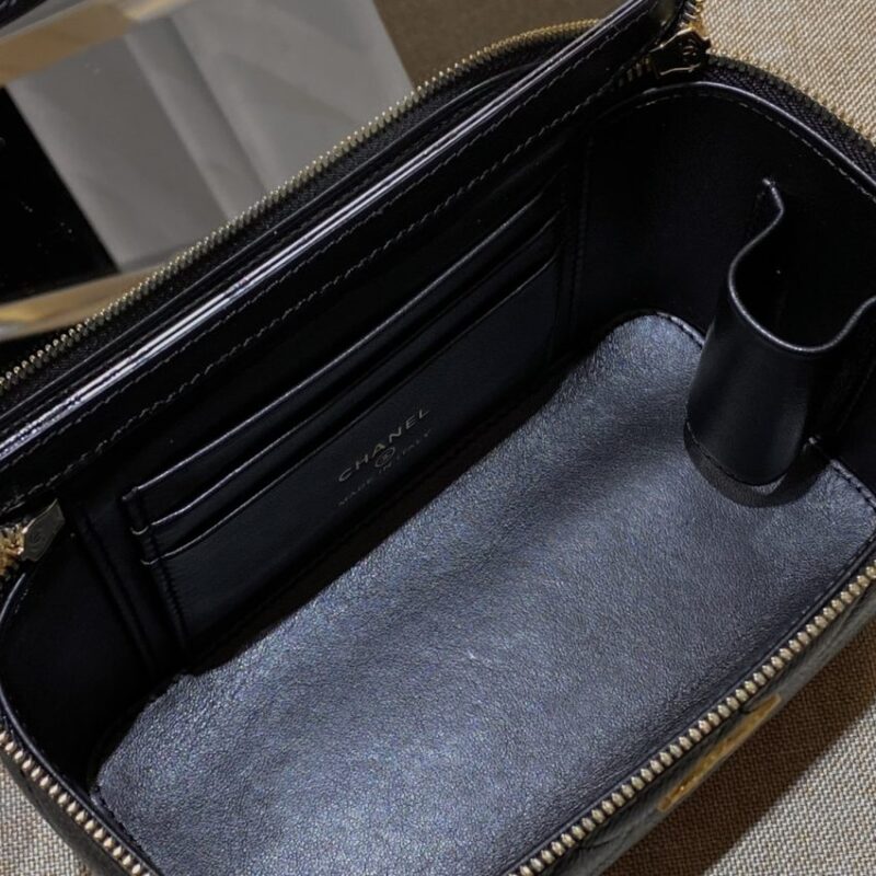 Replica CHANEL 22S Handle Box Bag - near-authentic luxury replica handbag