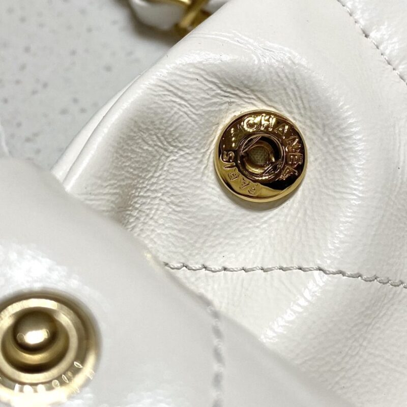 Replica CHANEL 22 Medium Handbag White - ultra-realistic fake designer tote