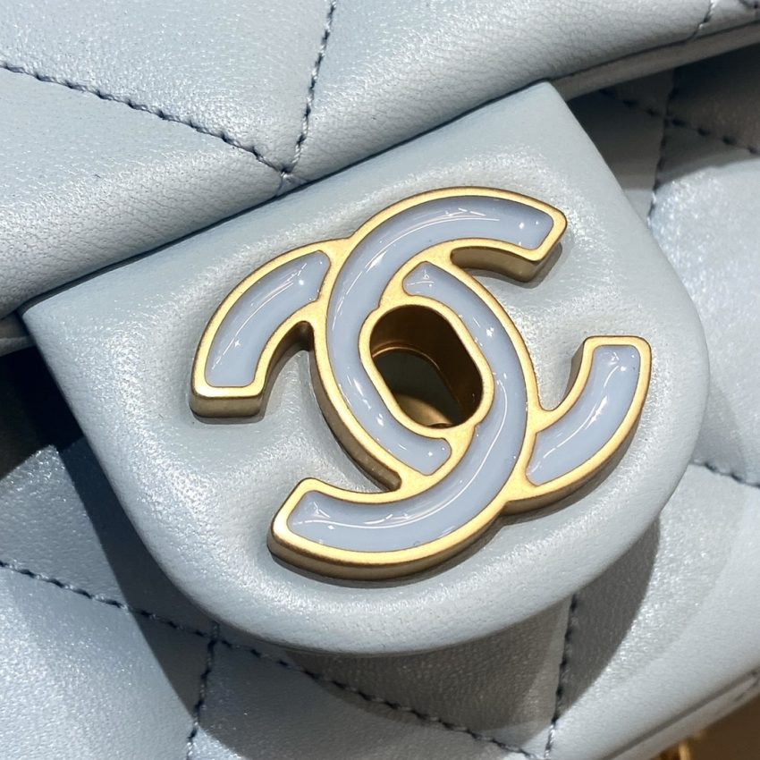 Replica CHANEL 22P Enamel Bag Light Blue - realistic designer-inspired fake bag