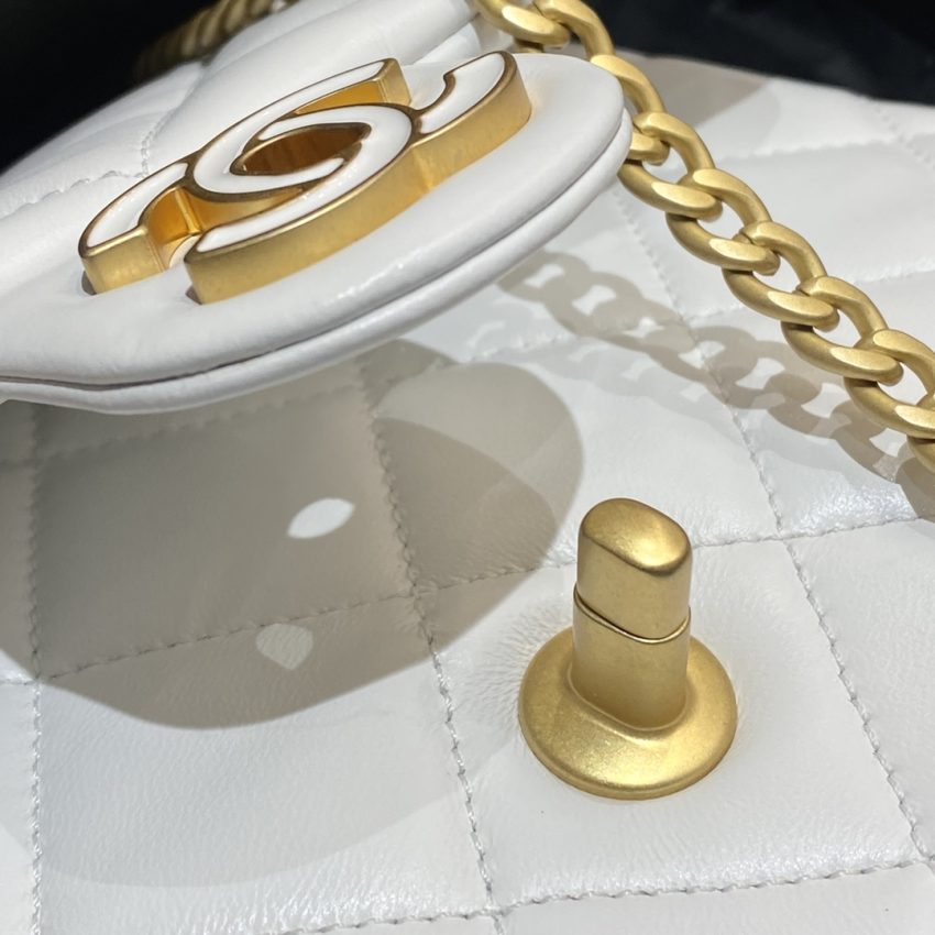 Replica CHANEL 22P Enamel Bag White - high-accuracy replica luxury purse