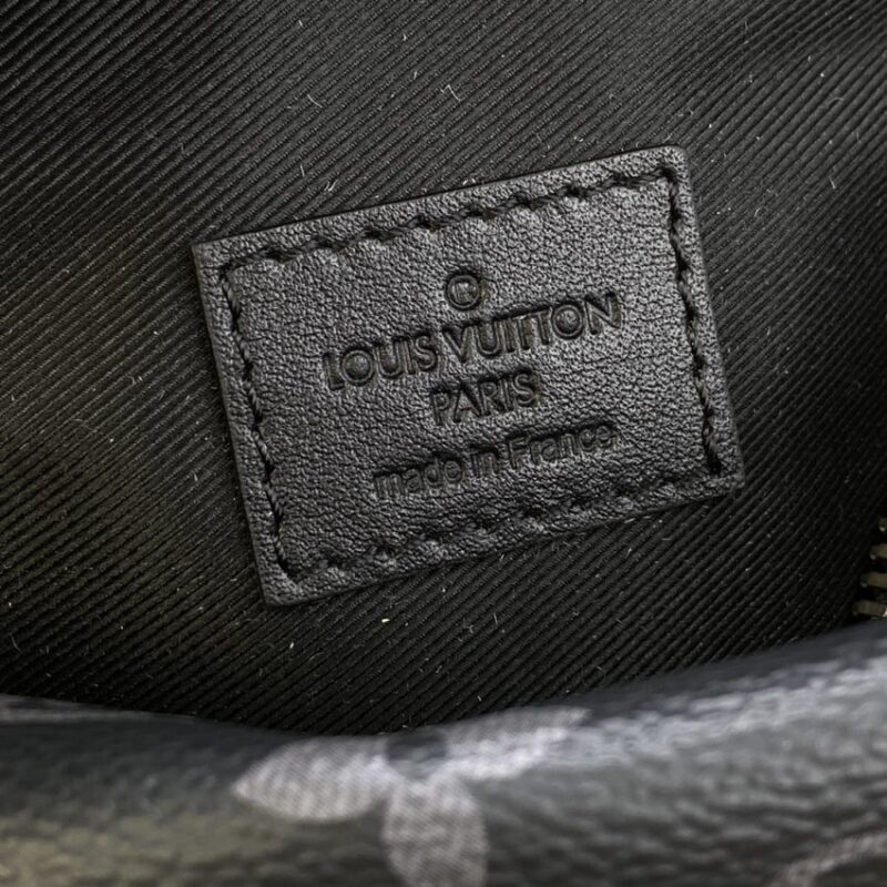 Replica Louis Vuitton Bumbag Discovery Black - near-authentic luxury replica handbag