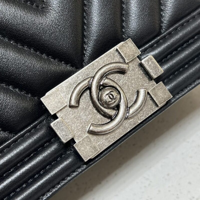 Replica CHANEL Le Boy V Black - Silver - high-quality designer bag clone