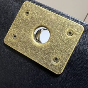 Replica CHANEL Le Boy Large Black - realistic designer-inspired fake bag