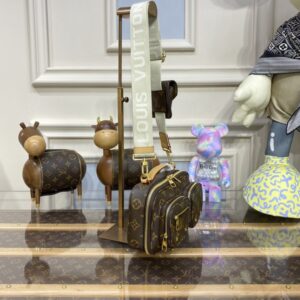Replica Louis Vuitton Utility Crossbody - high-end fake designer purse