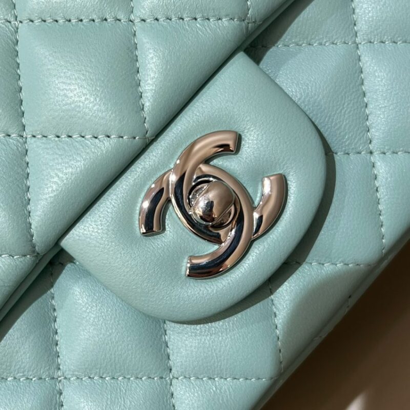 Replica CHANEL Classic Flap 17cm Tiffany - realistic designer-inspired fake bag