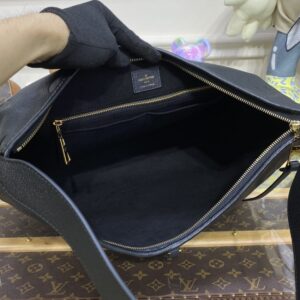 Replica Louis Vuitton Carry All Black - authentic-look luxury purse replica