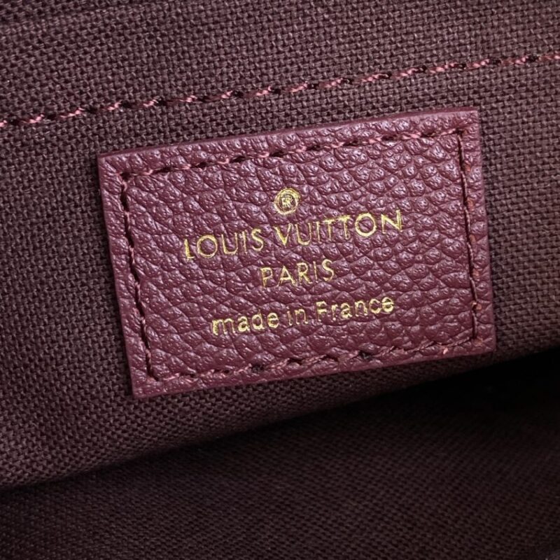 Replica Louis Vuitton Pallas Clutch Bordo - realistic designer-inspired fake bag