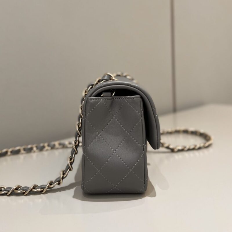 Replica CHANEL Classic Flap 20cm Grey - realistic designer-inspired fake bag