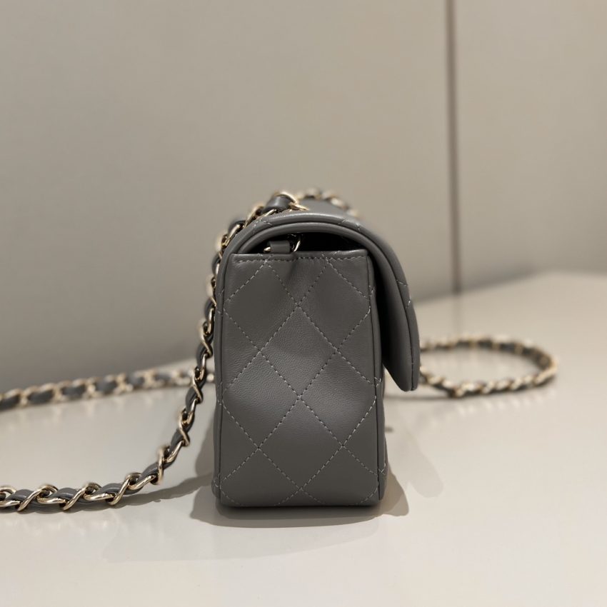 Replica CHANEL Classic Flap 20cm Grey - realistic designer-inspired fake bag