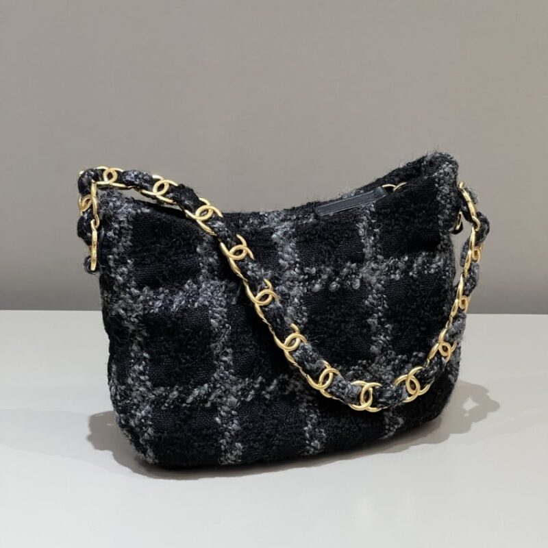 Replica CHANEL 22k Woolen Hobo - ultra-realistic fake designer tote