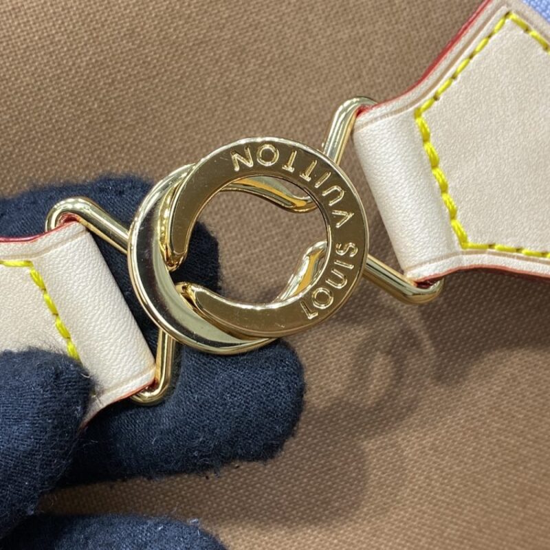 Replica Louis Vuitton Hunting Bag - ultra-realistic fake designer tote