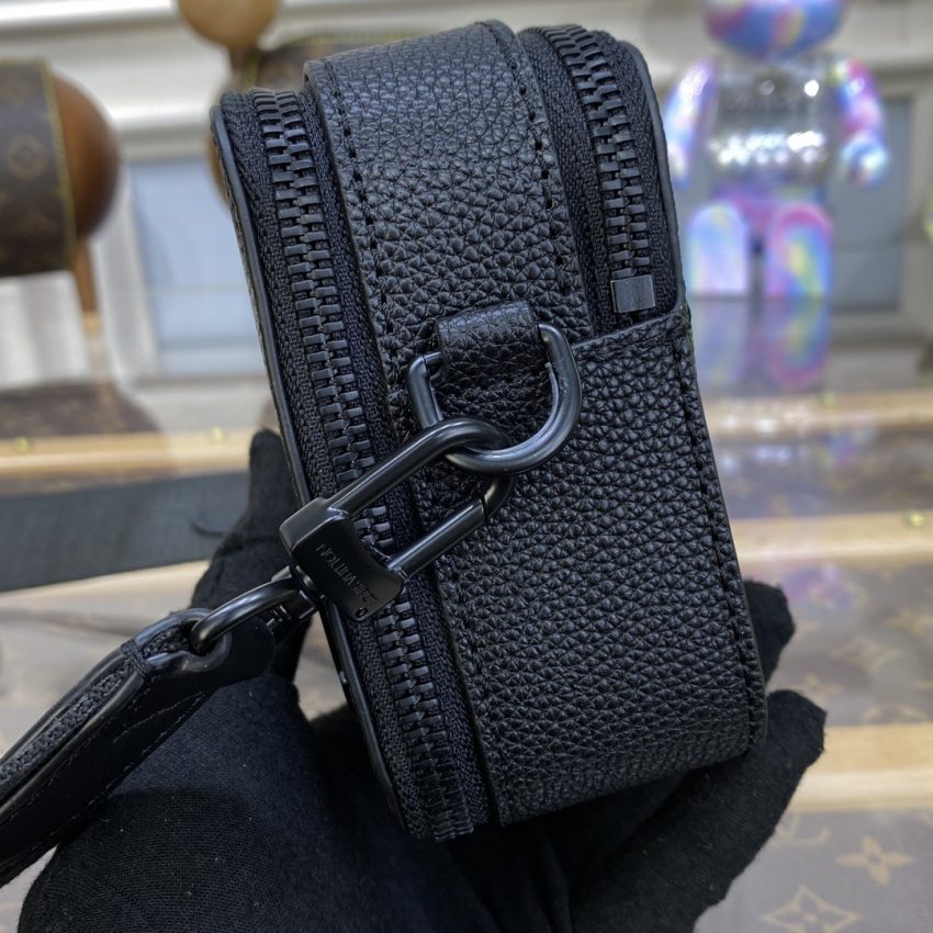 Replica Louis Vuitton Alpha Messenger Black - authentic-look luxury purse replica