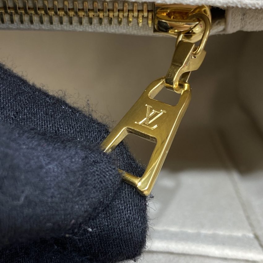 Replica Louis Vuitton Twist Beige - high-end fake designer purse