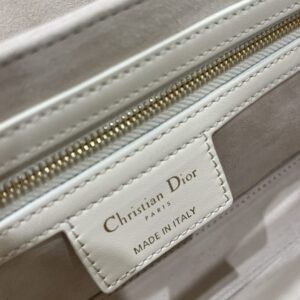 Replica Dior 30 Montaigne Avenue Bag White - authentic-look luxury purse replica